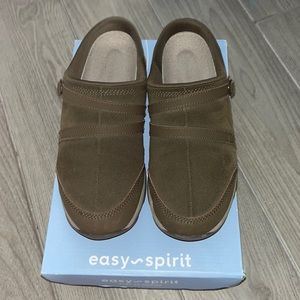 Easy Spirit Women(9) Dark Green Equinox(box)